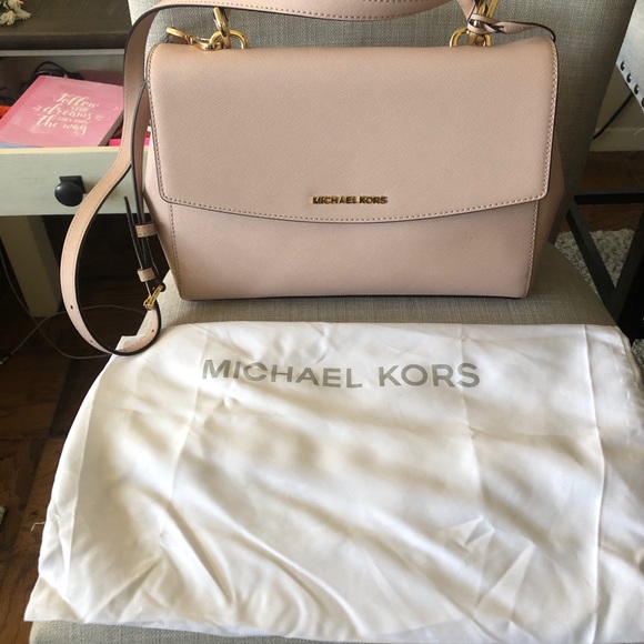 SOLD! NWT Michael kors Ava satchel medium - Picture 10 of 10